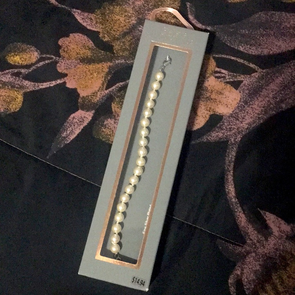 Pearl bracelet